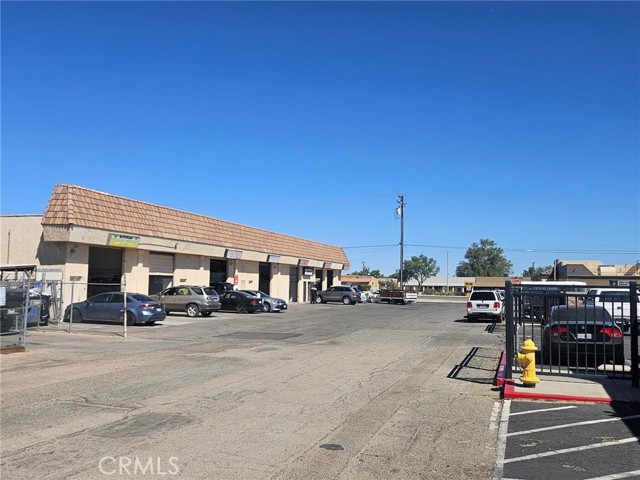 21969 Highway 18, San Bernardino CA: https://media.crmls.org/medias/2d737186-71ec-44c8-9824-081dc73349a8.jpg