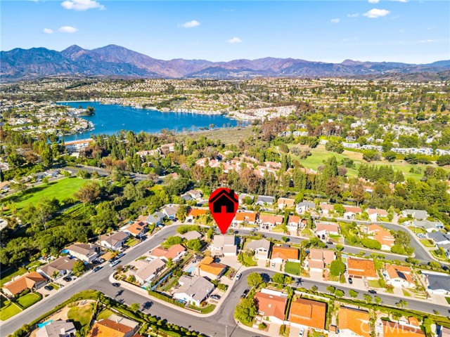 23382 Via Chiripa, Mission Viejo CA: https://media.crmls.org/medias/2d73b13c-d351-467a-bf38-9376b41b69b4.jpg