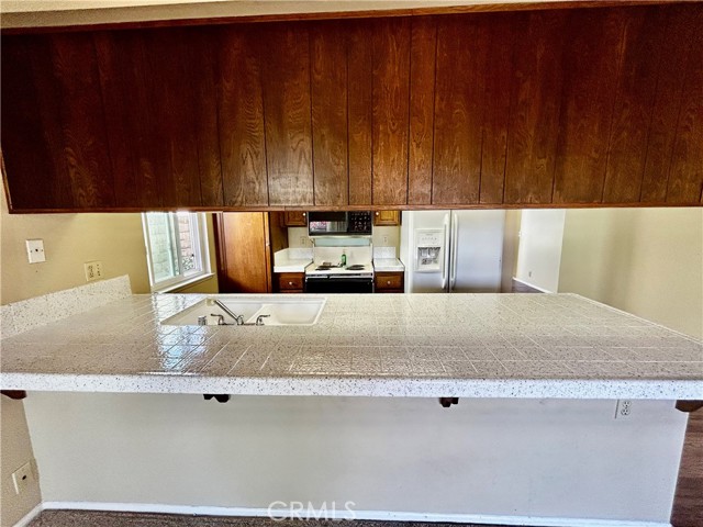 Detail Gallery Image 9 of 21 For 5941 E Camino Correr, Anaheim,  CA 92807 - 3 Beds | 2 Baths