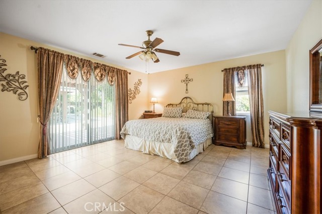 19247 Mountain Shadow Lane, Perris CA: https://media.crmls.org/medias/2d74a531-2b12-452f-9467-47285d141a70.jpg