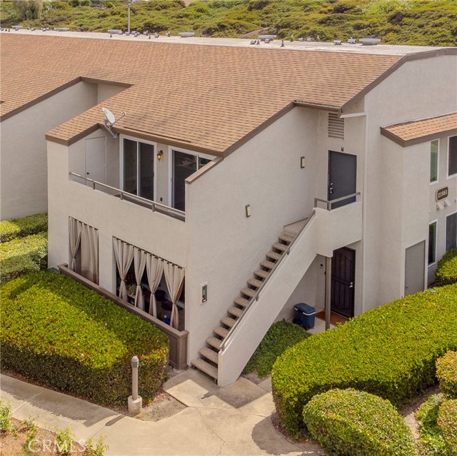 21981 Rimhurst Drive, Lake Forest CA: https://media.crmls.org/medias/2d74bd14-6bd3-4881-913c-fe2ae8cb65aa.jpg