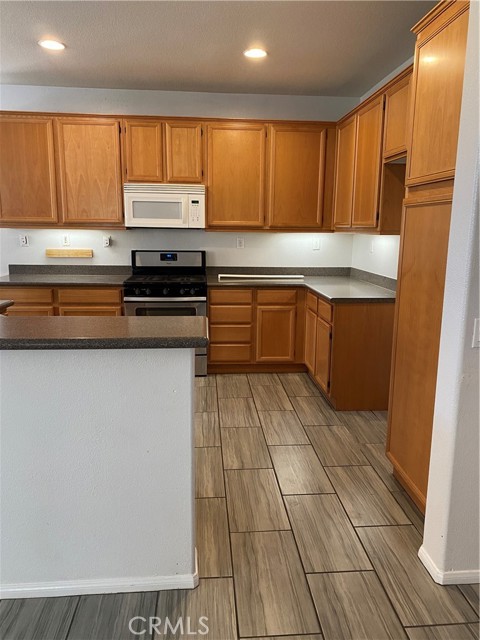 Detail Gallery Image 4 of 23 For 10927 Ragsdale, Loma Linda,  CA 92354 - 4 Beds | 3 Baths