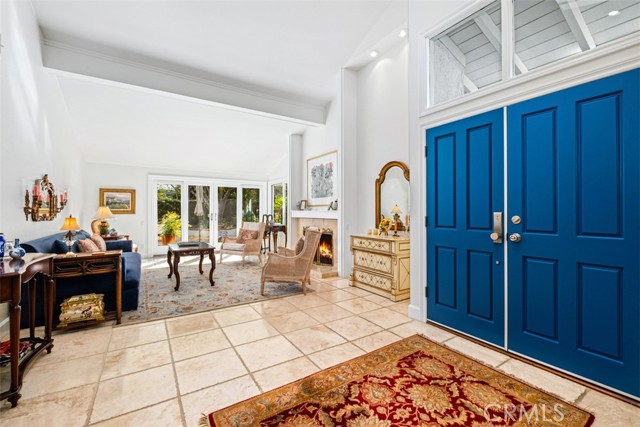 Detail Gallery Image 3 of 22 For 18 Shoal Drive, Corona Del Mar,  CA 92625 - 3 Beds | 2 Baths