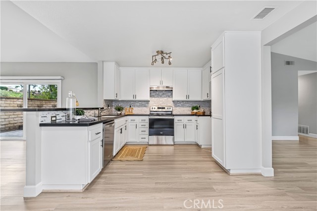 21391 Brandy Wine Lane, Lake Forest CA: https://media.crmls.org/medias/2d75cb0b-11a8-4d20-a015-8f94541fd793.jpg