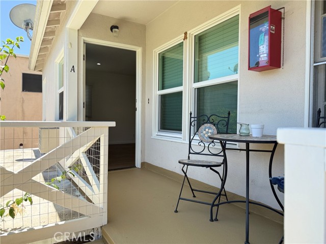 1528 Stanford Street, Santa Monica CA: https://media.crmls.org/medias/2d75f2e9-cc84-45b6-bad2-85b4fc070b03.jpg