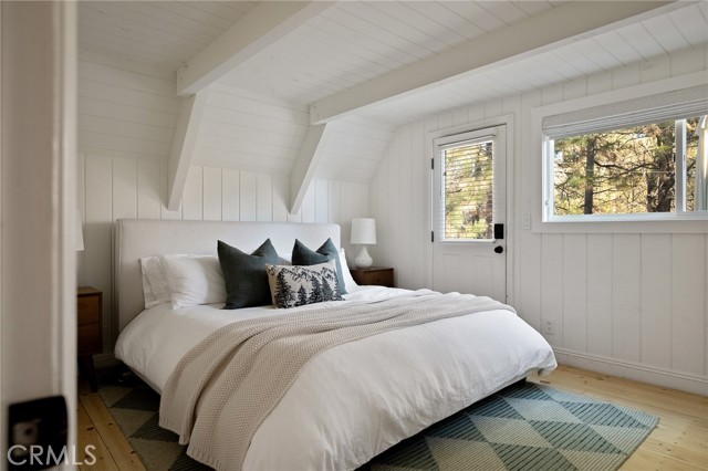 Detail Gallery Image 9 of 51 For 987 Tirol Ln, Lake Arrowhead,  CA 92352 - 3 Beds | 2 Baths