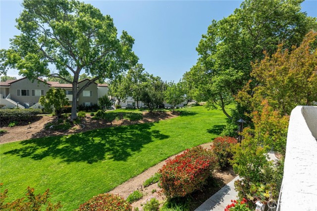 Detail Gallery Image 10 of 34 For 24450 Leonard Tree Ln #202,  Newhall,  CA 91321 - 2 Beds | 2 Baths