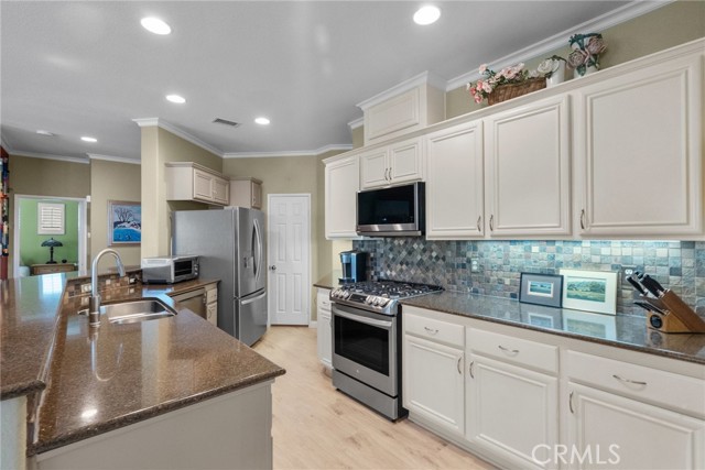 Detail Gallery Image 14 of 32 For 24370 Cavalini Pl, Valencia,  CA 91355 - 2 Beds | 2 Baths