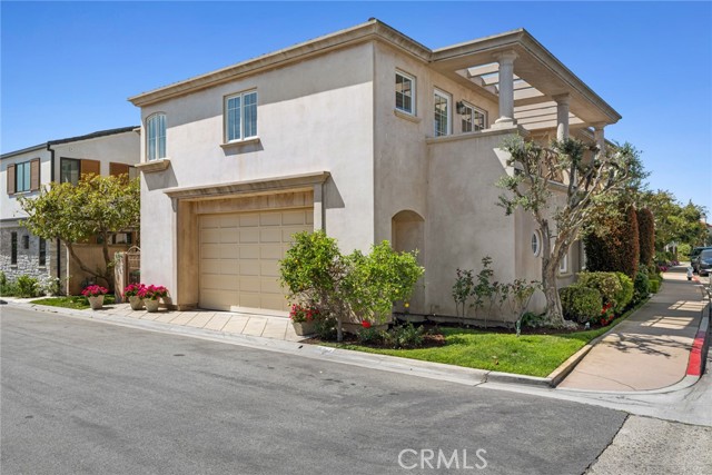 Detail Gallery Image 2 of 48 For 521 via Lido Nord, Newport Beach,  CA 92663 - 5 Beds | 4/2 Baths