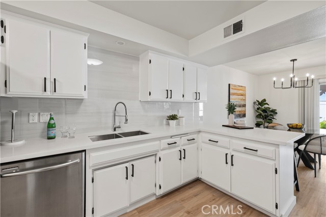 25273 Avenida Dorena, Newhall CA: https://media.crmls.org/medias/2d7a7909-2a75-4cad-a3ad-256511432a43.jpg