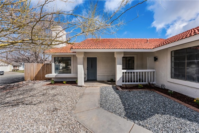 Detail Gallery Image 3 of 42 For 2049 Millcreek Way, Palmdale,  CA 93551 - 4 Beds | 2 Baths