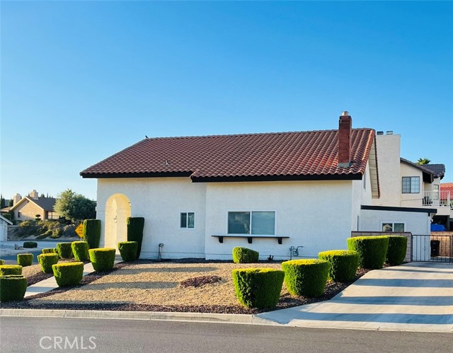 Detail Gallery Image 2 of 19 For 13330 Tamarisk Rd, Victorville,  CA 92395 - 3 Beds | 2/1 Baths