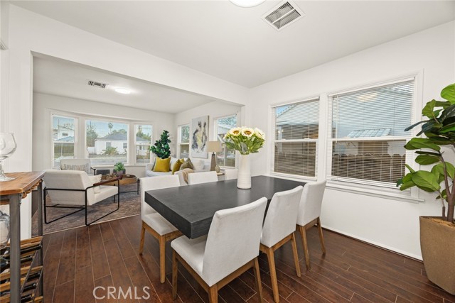 Detail Gallery Image 13 of 49 For 5052 Newcastle, Encino,  CA 91316 - 3 Beds | 2 Baths