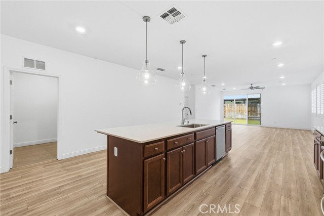 Detail Gallery Image 17 of 47 For 6516 Walkers Glen, Bakersfield,  CA 93313 - 4 Beds | 3 Baths