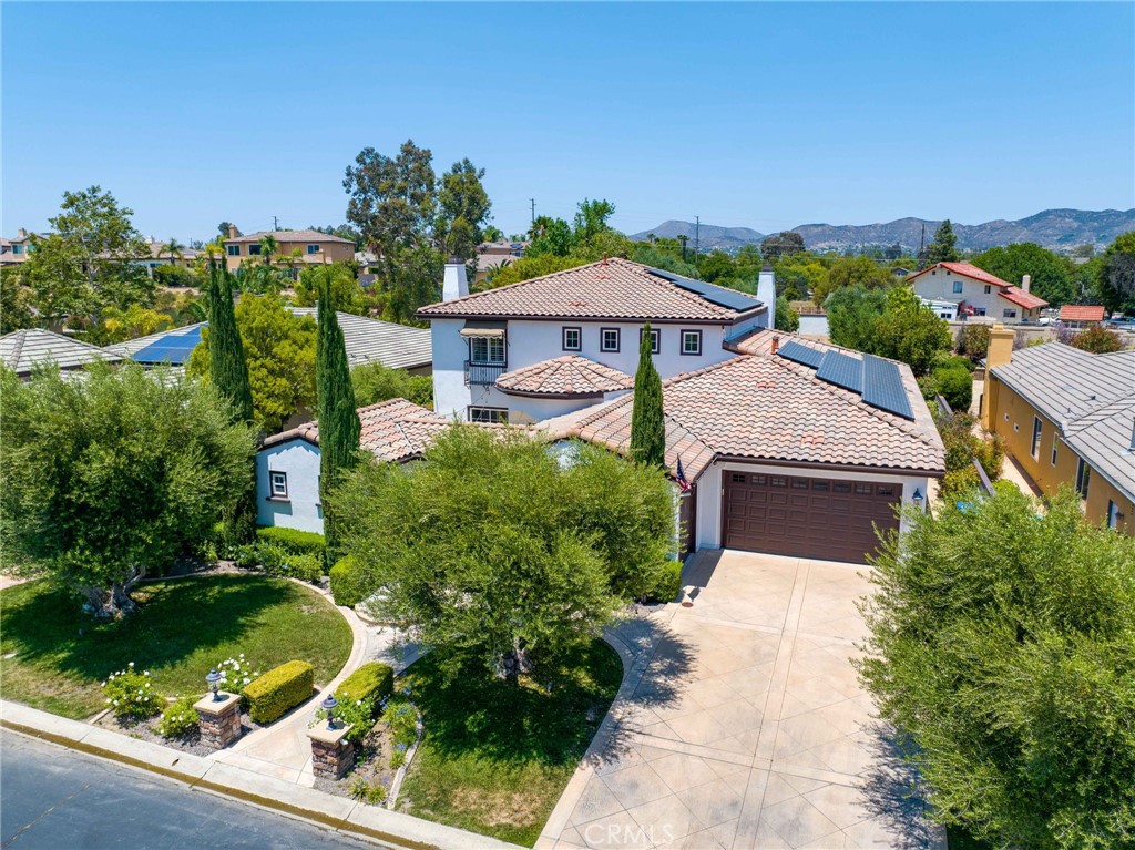https://media.crmls.org/medias/2d7b883c-60b6-45d9-b9f0-c17e60c5d513.jpg?preset=X-Large