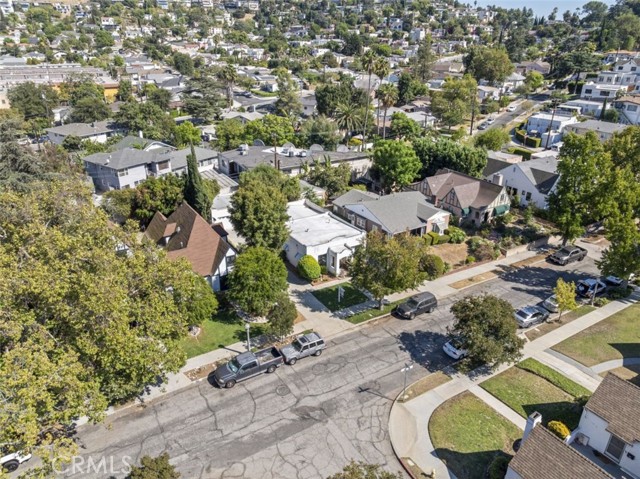 Detail Gallery Image 7 of 29 For 1216 E Cottage Grove Dr, Glendale,  CA 91205 - 3 Beds | 2 Baths