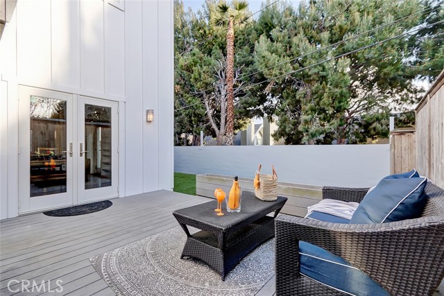 1146 18th Street, Manhattan Beach, California 90266, 4 Bedrooms Bedrooms, ,2 BathroomsBathrooms,Residential,Sold,18th,SB22027666