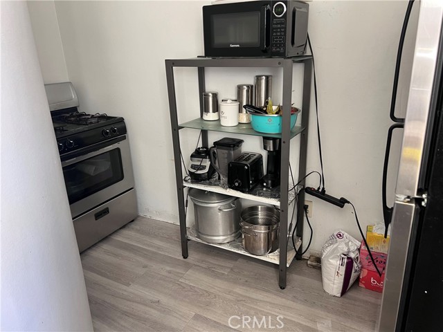 Detail Gallery Image 10 of 20 For 9710 San Miguel, South Gate,  CA 90280 - 2 Beds | 1 Baths