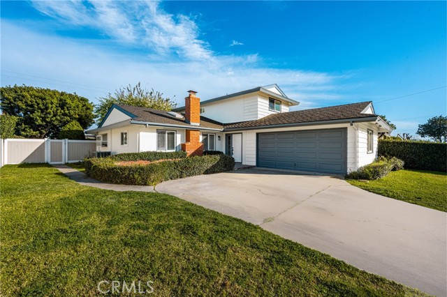 Detail Gallery Image 3 of 38 For 17588 Santa Paula, Fountain Valley,  CA 92708 - 4 Beds | 2 Baths