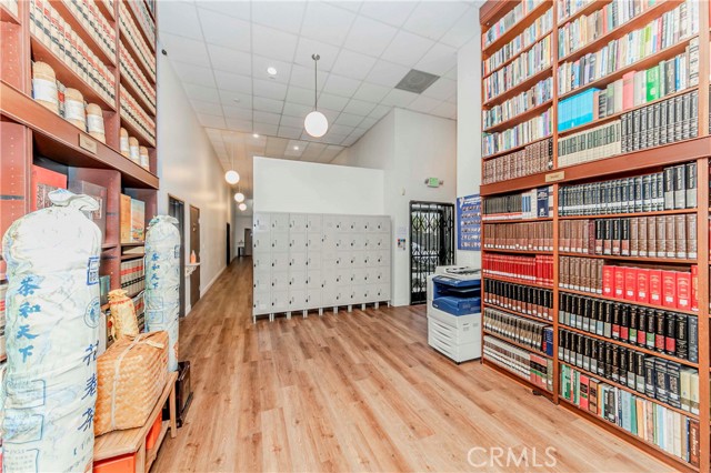 Image 3 of 30 For 702 Holt Avenue