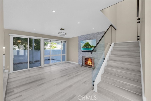 5 Crest Circle, Corona del Mar CA: https://media.crmls.org/medias/2d817460-8900-43dc-a35e-af38c04bc098.jpg