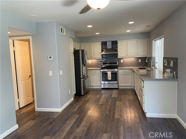Detail Gallery Image 10 of 29 For 23 Longhorn St, Trabuco Canyon,  CA 92679 - 3 Beds | 2/1 Baths