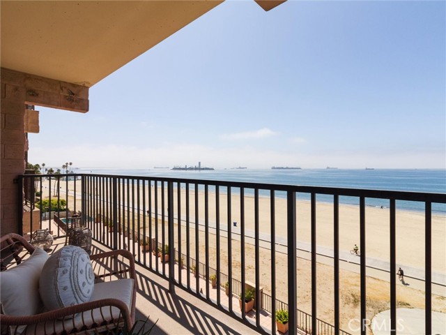 Detail Gallery Image 6 of 46 For 1750 E Ocean Bld #213,  Long Beach,  CA 90802 - 2 Beds | 2 Baths
