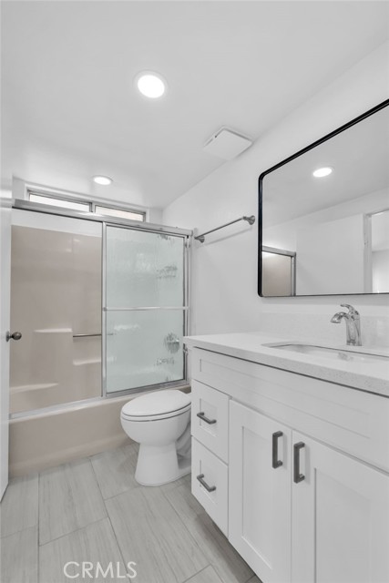 Detail Gallery Image 12 of 25 For 712 5th St, Hermosa Beach,  CA 90254 - 2 Beds | 2 Baths