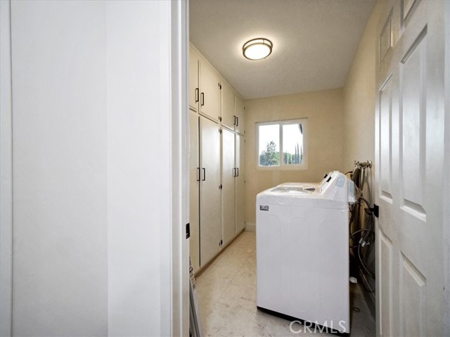 Detail Gallery Image 28 of 67 For 4732 Del Moreno Dr, Woodland Hills,  CA 91364 - 4 Beds | 3 Baths