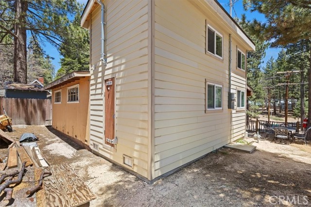 Detail Gallery Image 17 of 27 For 582 Beechnut Dr, Green Valley Lake,  CA 92341 - 2 Beds | 1/1 Baths