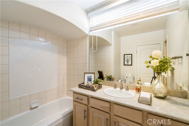 Detail Gallery Image 19 of 35 For 15229 Camarillo St, Sherman Oaks,  CA 91403 - 3 Beds | 2 Baths