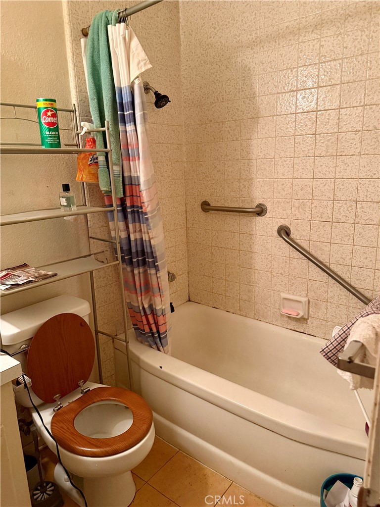 https://media.crmls.org/medias/2d845fbf-905a-4d30-872f-9cbd0996a1ed.jpg?preset=X-Large