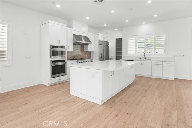 Detail Gallery Image 7 of 22 For 240 Sora, Irvine,  CA 92618 - 4 Beds | 5 Baths