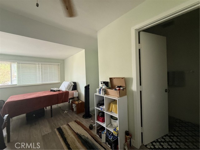 Image 21 of 31 For 9831 Cloverdale Avenue
