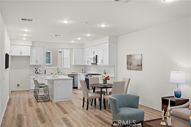 Detail Gallery Image 12 of 47 For 17914 Goodyear, Carson,  CA 90746 - 3 Beds | 3/1 Baths