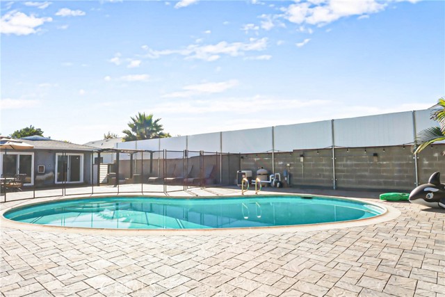 Detail Gallery Image 25 of 26 For 721 E Elmwood, Burbank,  CA 91501 - 3 Beds | 2 Baths