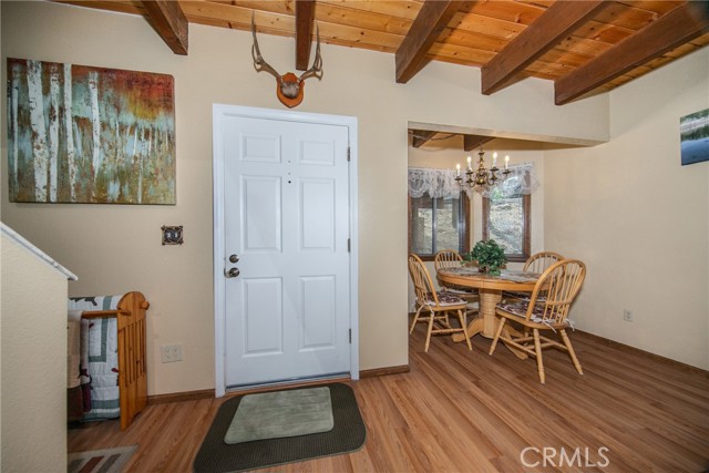 Detail Gallery Image 5 of 39 For 2499 Elko Dr, Arrowbear,  CA 92382 - 3 Beds | 2/1 Baths