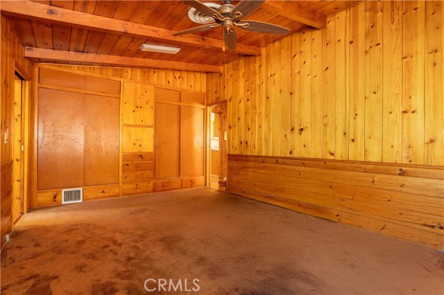 Detail Gallery Image 9 of 24 For 6909 Peach Ave, Van Nuys,  CA 91406 - 4 Beds | 2 Baths