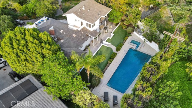 5187 Llano Drive, Woodland Hills CA: https://media.crmls.org/medias/2d8a190a-e8c6-4c8c-b389-184407cc1519.jpg