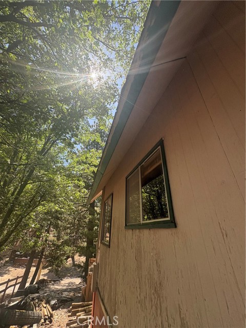 Detail Gallery Image 6 of 8 For 569 Yukon Rd, Green Valley Lake,  CA 92341 - 2 Beds | 1 Baths