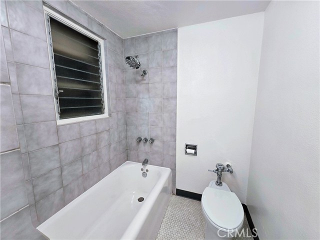 455 E Ocean Blvd, Long Beach CA: https://media.crmls.org/medias/2d8af062-459c-408f-9a94-388c5f387e28.jpg