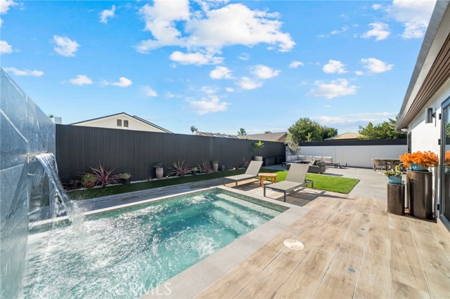 Detail Gallery Image 27 of 42 For 985 Begonia Ave, Costa Mesa,  CA 92626 - 3 Beds | 3 Baths