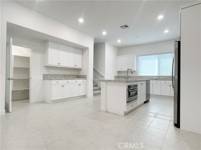 1866 S Westside Drive, Anaheim CA: https://media.crmls.org/medias/2d8c0dbf-e51d-4596-9369-3eab67b804c1.jpg