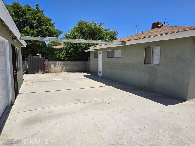 6025 Florence Street, Riverside CA: https://media.crmls.org/medias/2d8d19d1-7fb3-4dc7-bc50-9810a0d6988e.jpg