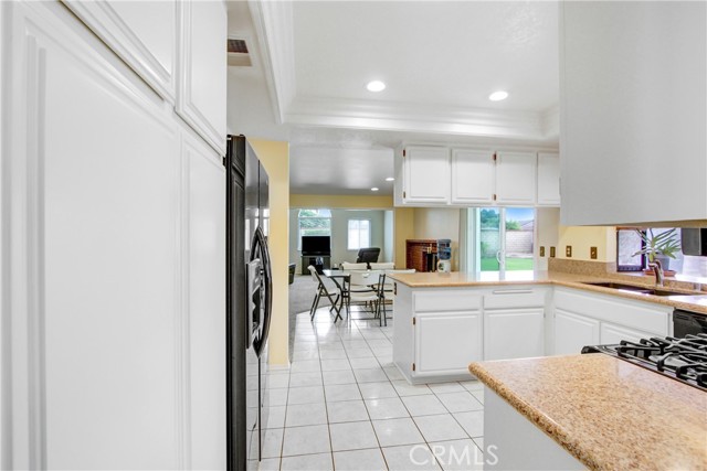 Detail Gallery Image 10 of 33 For 6843 Renato Ct, Chino,  CA 91710 - 4 Beds | 3 Baths