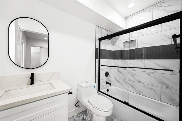 Detail Gallery Image 31 of 34 For 6700 Kester Ave #2,  Van Nuys,  CA 91405 - 5 Beds | 5 Baths