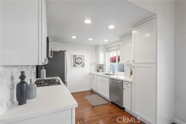 Detail Gallery Image 6 of 28 For 58 Rockwood, Irvine,  CA 92614 - 4 Beds | 3 Baths