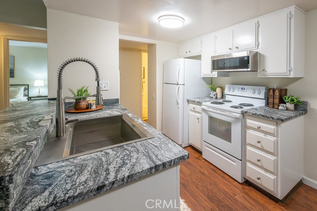 Detail Gallery Image 14 of 24 For 555 Vallombrosa #39,  Chico,  CA 95926 - 1 Beds | 1 Baths