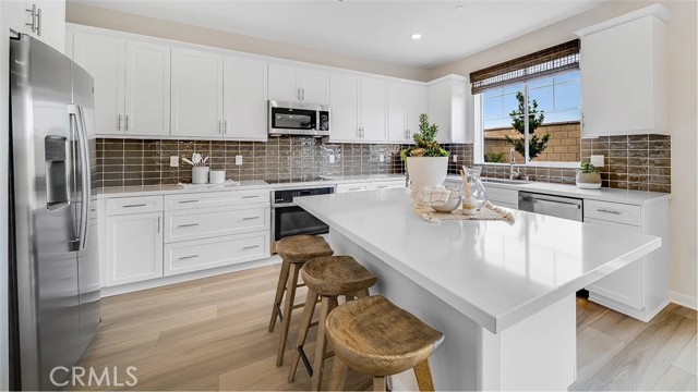 Detail Gallery Image 2 of 22 For 2648 Birdsong Privado, Ontario,  CA 91761 - 4 Beds | 3 Baths