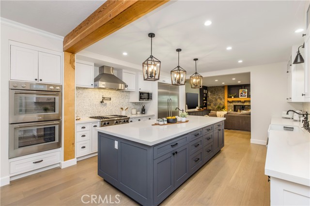 6032 County Oak Road, Woodland Hills CA: https://media.crmls.org/medias/2d8e7633-be80-4b95-9dd1-99eddc90b596.jpg